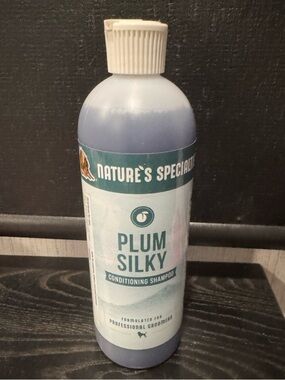 Plum Silky Conditioning Shampoo - Purple